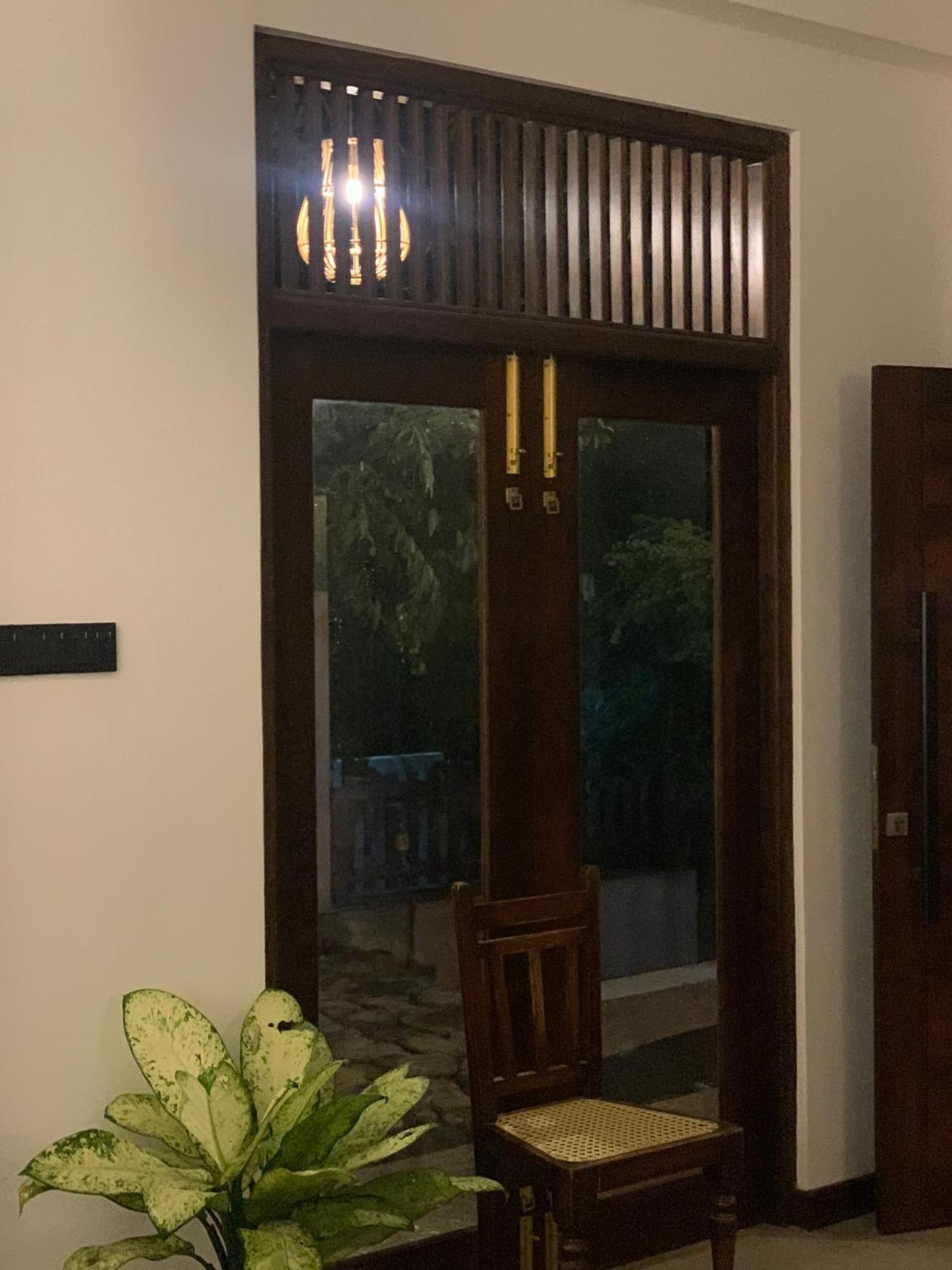 Thaproo Bay Hiriketiya Bed & Breakfast Диквела Екстериор снимка