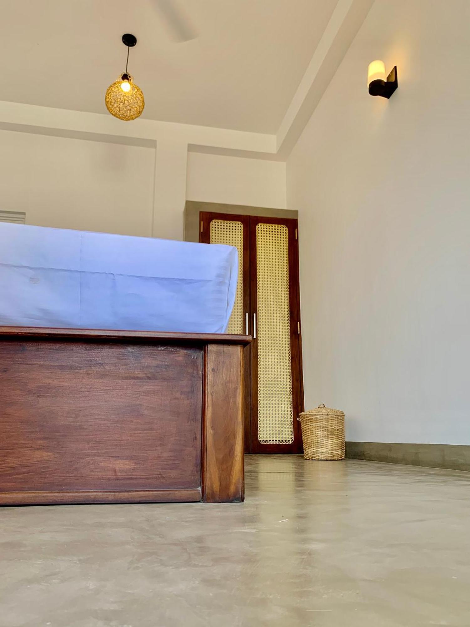 Thaproo Bay Hiriketiya Bed & Breakfast Диквела Екстериор снимка