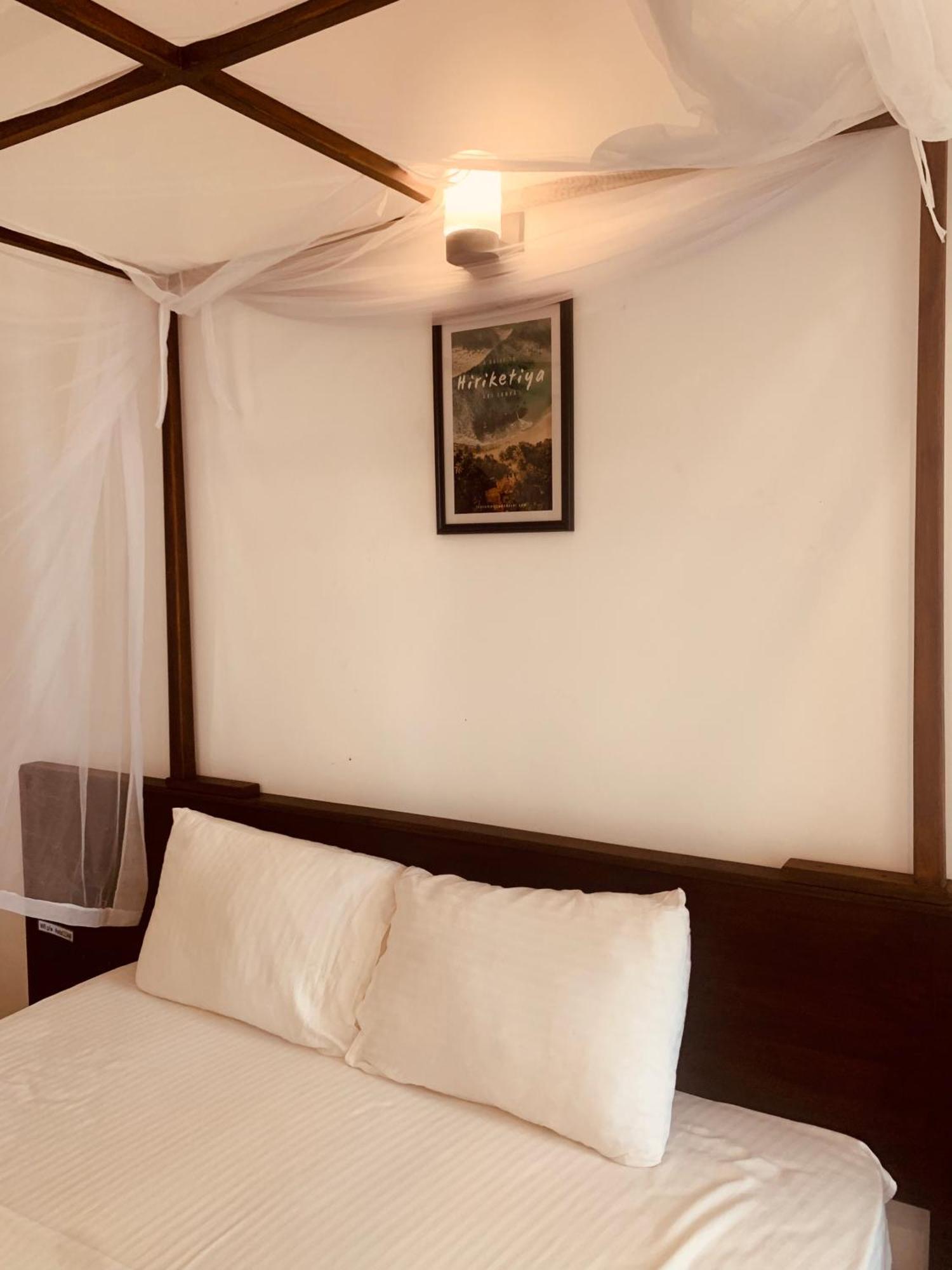 Thaproo Bay Hiriketiya Bed & Breakfast Диквела Екстериор снимка